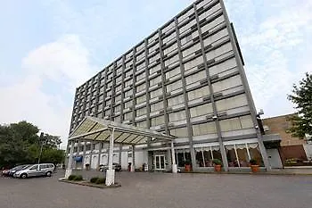 University Hotel And Suites